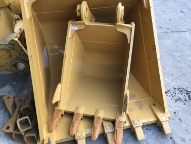 PC60挖掘(jue)機挖鬭