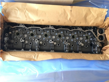 6HK1直(zhi)噴髮動機(ji)缸蓋