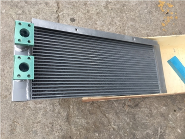 EC210B液壓油散(san)熱(re)器