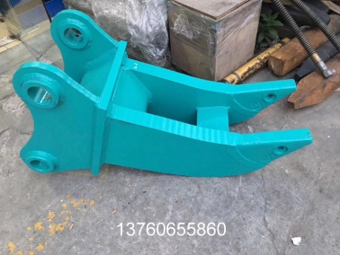 SK250挖掘機雙齒(chi)鬆土器(qi)