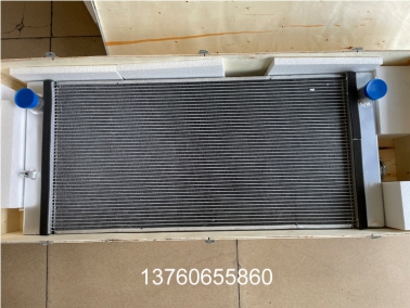 住友(you)SH200-6挖(wa)掘機水箱(xiang)